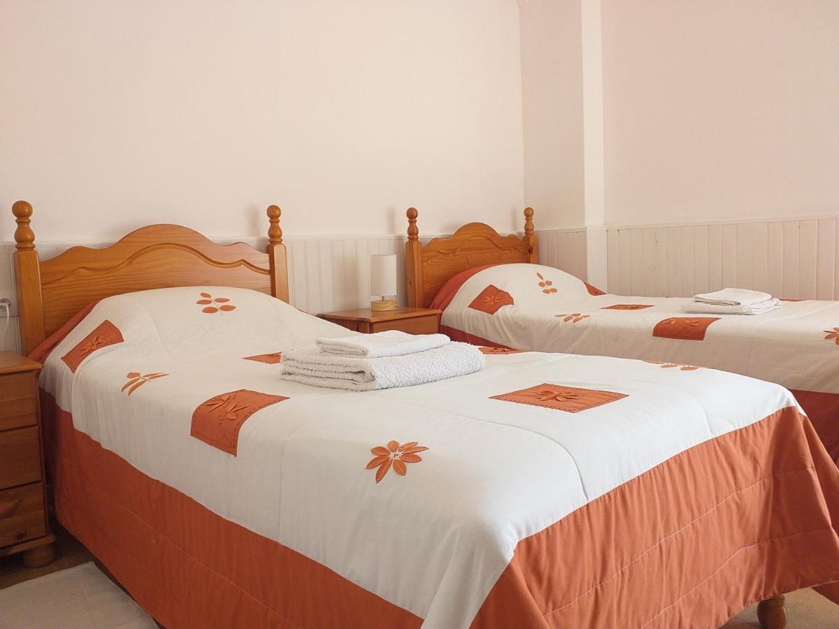 Ancienne Ecole Bed and Breakfast Cazaux-Villecomtal Εξωτερικό φωτογραφία