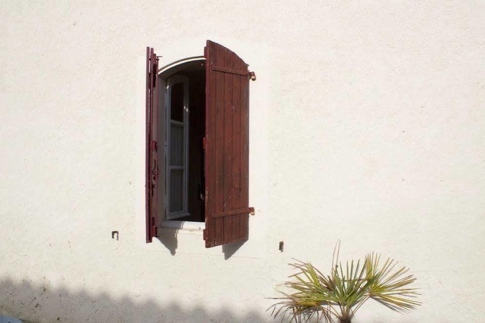 Ancienne Ecole Bed and Breakfast Cazaux-Villecomtal Εξωτερικό φωτογραφία