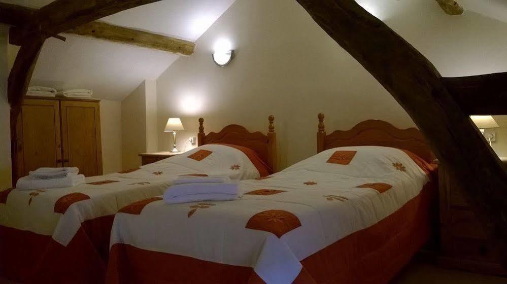 Ancienne Ecole Bed and Breakfast Cazaux-Villecomtal Εξωτερικό φωτογραφία