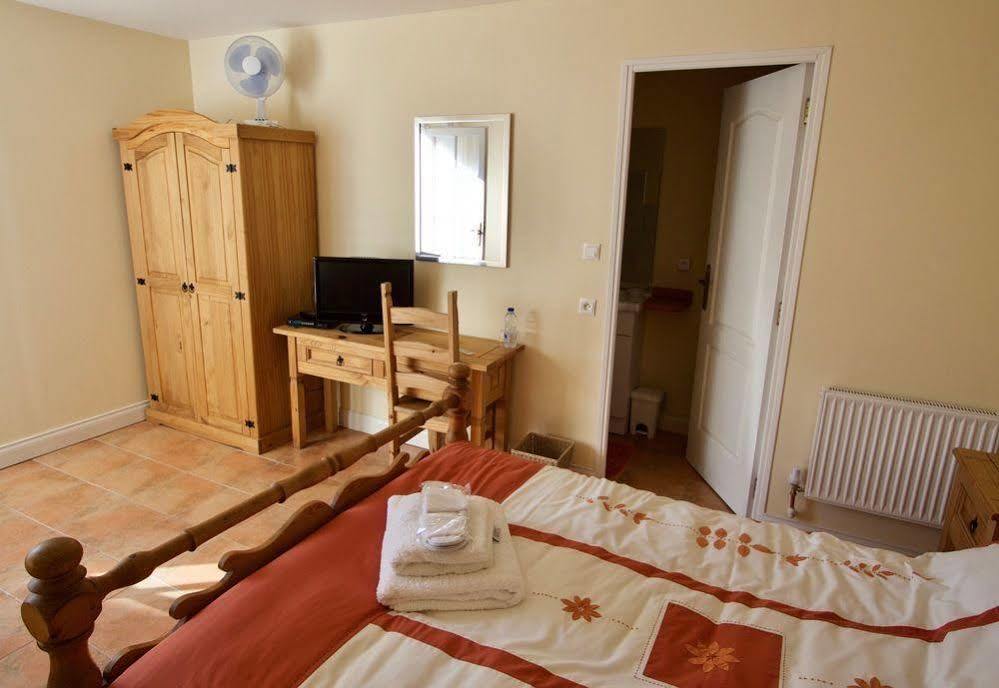 Ancienne Ecole Bed and Breakfast Cazaux-Villecomtal Εξωτερικό φωτογραφία